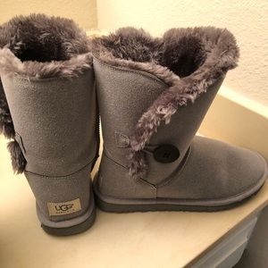 Like New Grey Uggs
